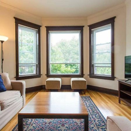 Appartement Wrigley Oasis! Steps From The Field! - 3Bd 1Ba à Chicago Extérieur photo