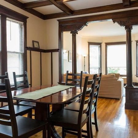 Appartement Wrigley Oasis! Steps From The Field! - 3Bd 1Ba à Chicago Extérieur photo