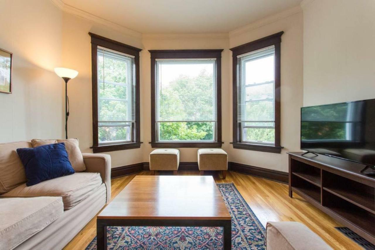 Appartement Wrigley Oasis! Steps From The Field! - 3Bd 1Ba à Chicago Extérieur photo
